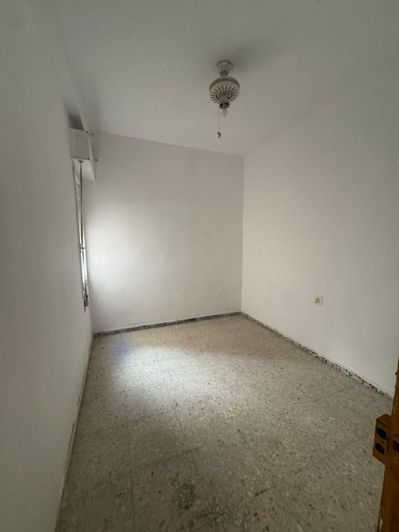 Image No.12-5 Bed Apartment for sale