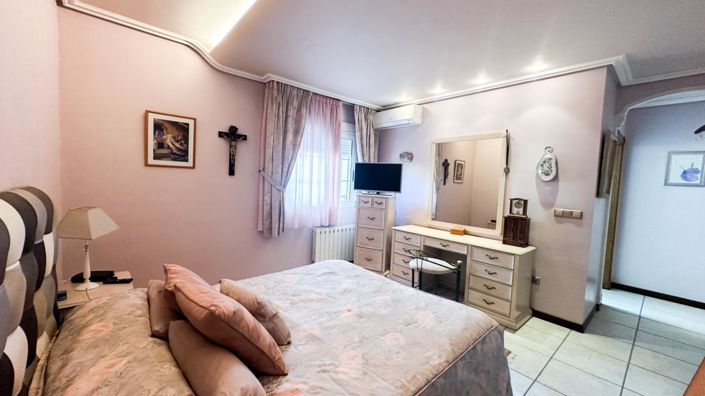 Image No.24-6 Bed Villa for sale