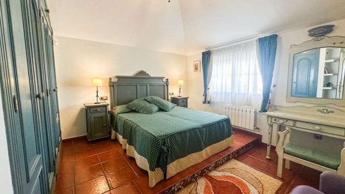 Image No.38-6 Bed Villa for sale