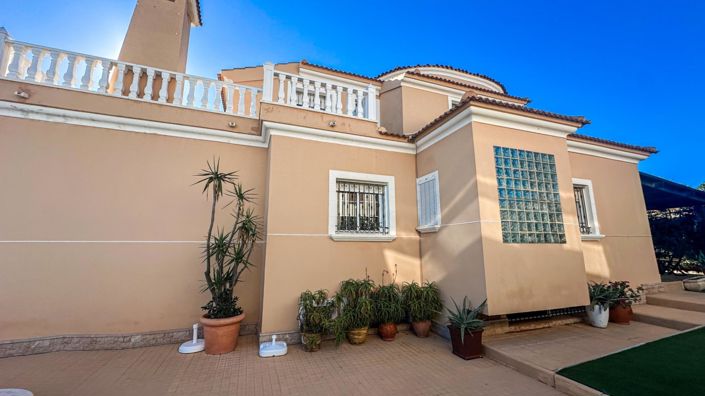 Image No.47-6 Bed Villa for sale
