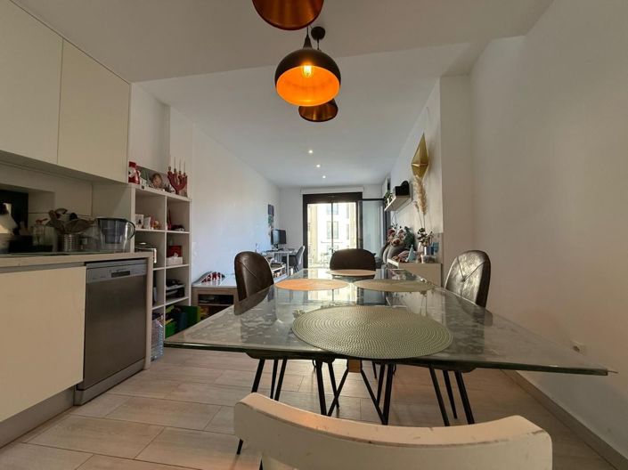 Image No.20-2 Bed Apartment for sale