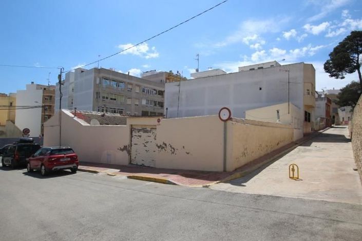 Image No.2-3 Bed House for sale