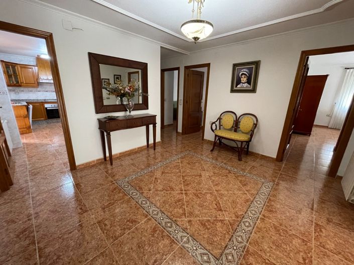 Image No.10-5 Bed House for sale