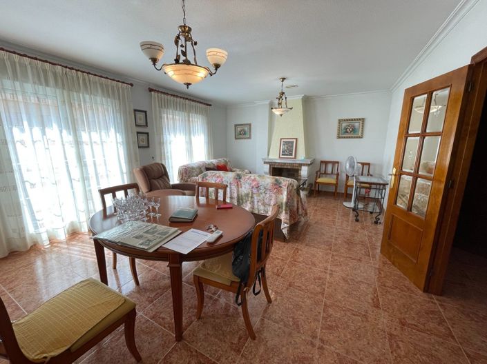 Image No.27-5 Bed House for sale