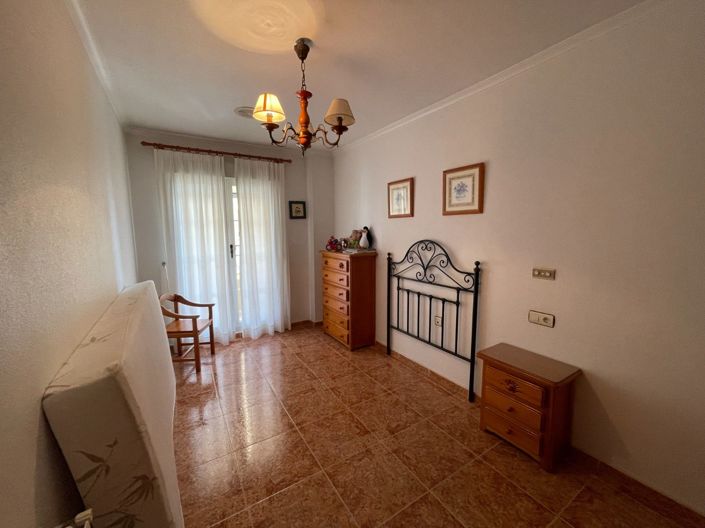 Image No.36-5 Bed House for sale