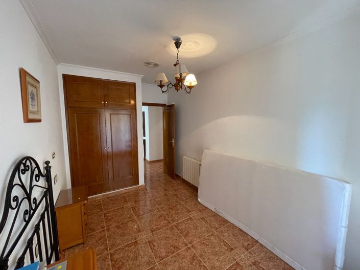 Image No.37-5 Bed House for sale