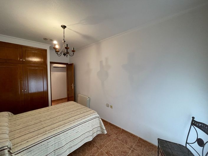 Image No.41-5 Bed House for sale