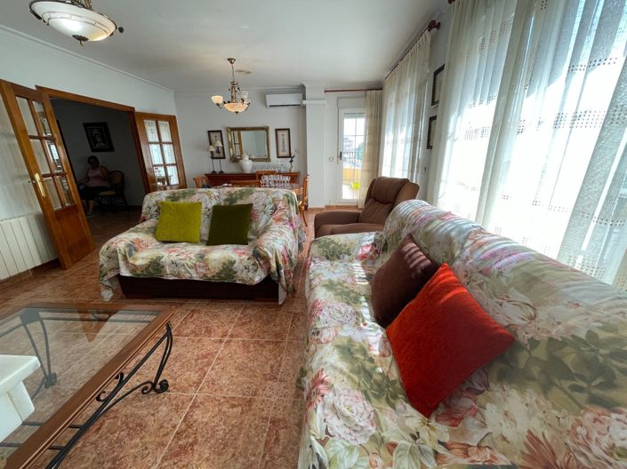 Image No.5-5 Bed House for sale