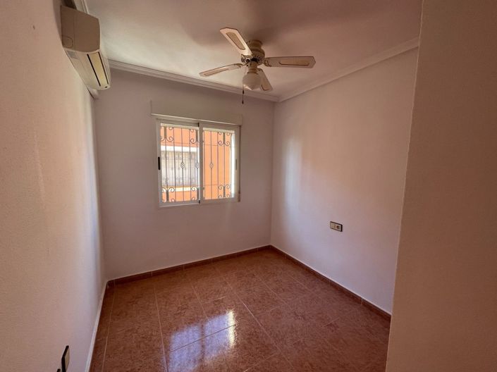 Image No.12-3 Bed House for sale