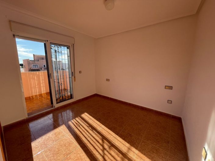Image No.15-3 Bed House for sale