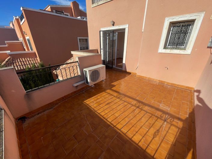 Image No.18-3 Bed House for sale