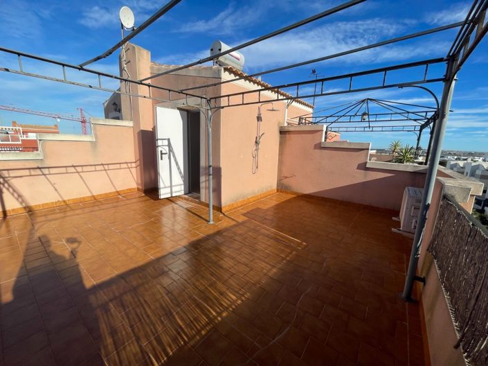 Image No.19-3 Bed House for sale