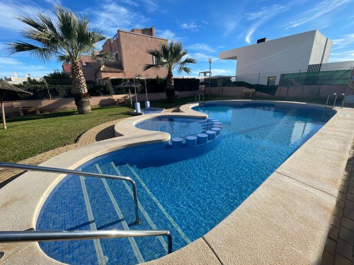 Image No.22-3 Bed House for sale