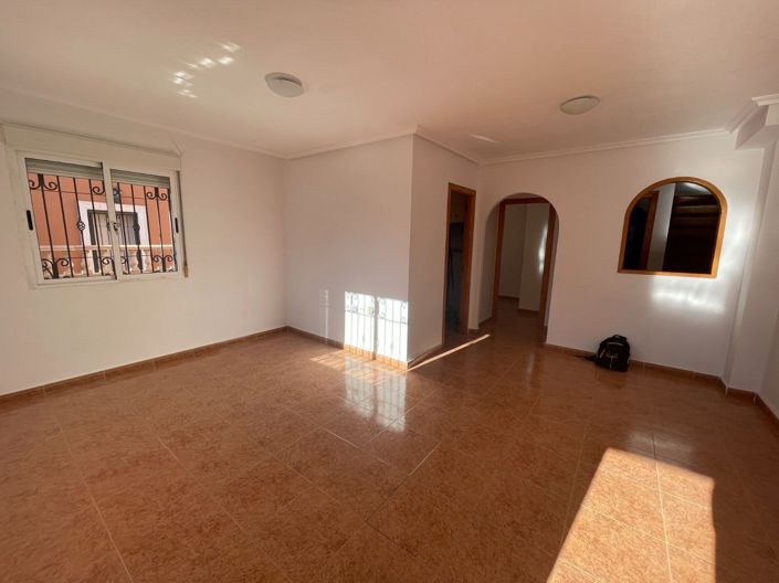 Image No.6-3 Bed House for sale