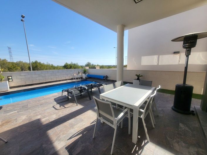 Image No.3-3 Bed Villa for sale