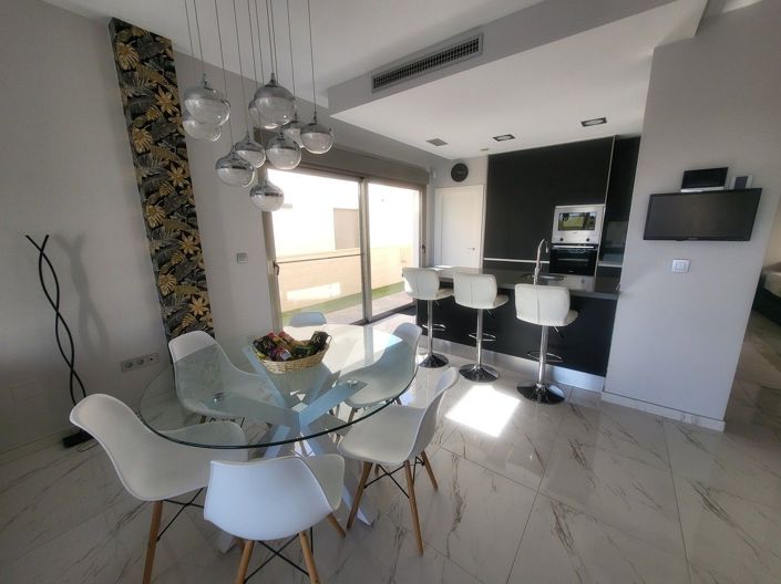 Image No.5-3 Bed Villa for sale
