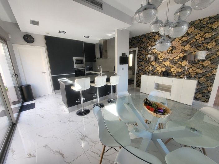 Image No.7-3 Bed Villa for sale