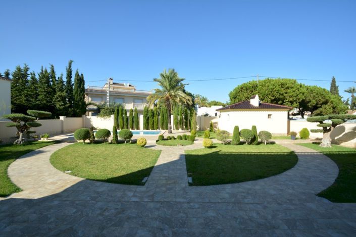 Image No.19-Villa de 9 chambres à vendre à Cabo Roig