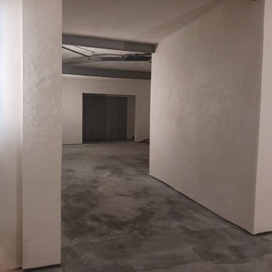 Image No.18-6 Bed House for sale