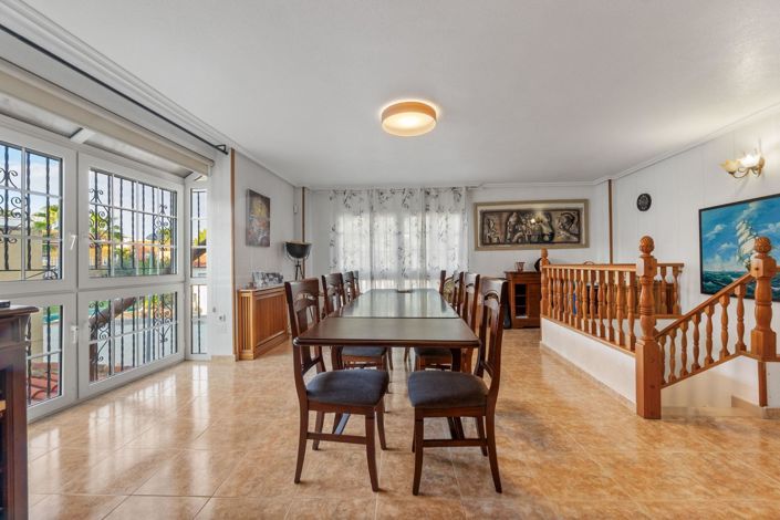 Image No.12-4 Bed Villa for sale