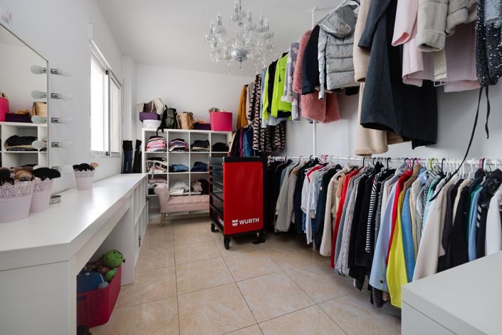 Image No.14-3 Bed Apartment for sale