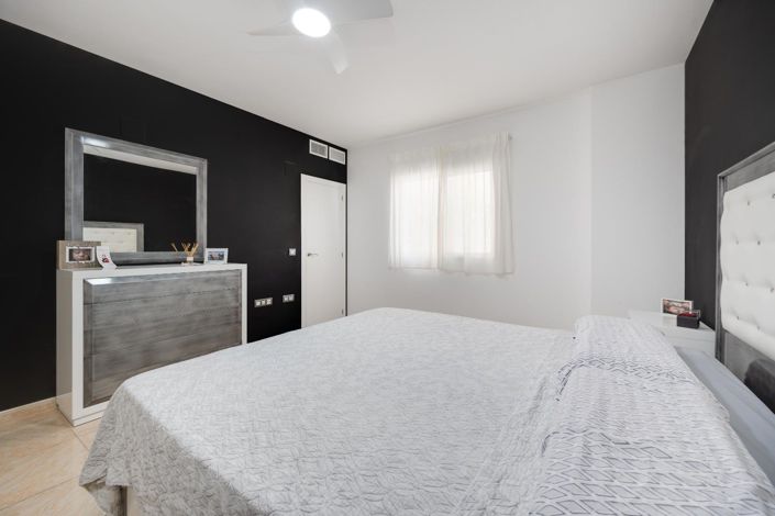 Image No.23-3 Bed Apartment for sale