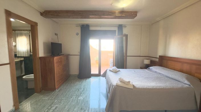 Image No.48-4 Bed Penthouse for sale