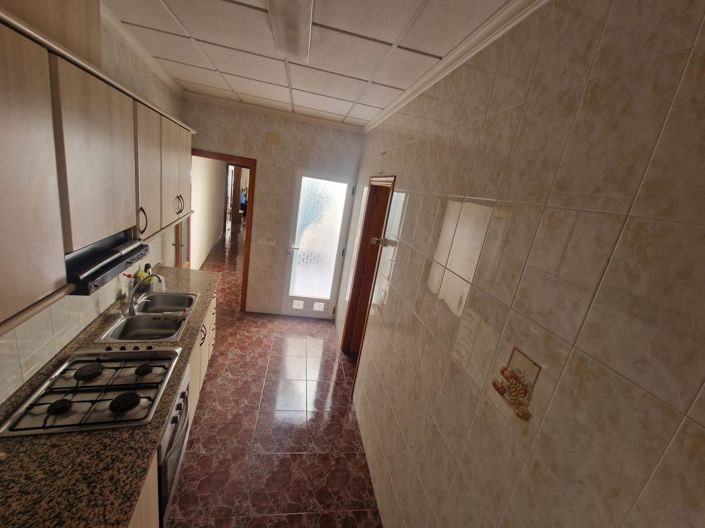 Image No.12-4 Bed House for sale