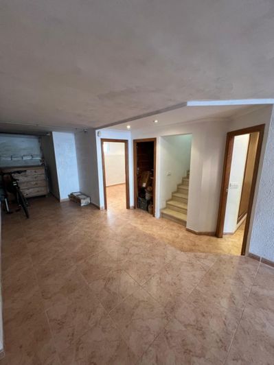 Image No.22-4 Bed Townhouse for sale