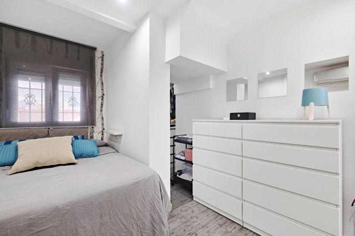 Image No.40-3 Bed Semi-Detached for sale