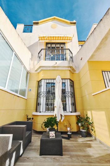 Image No.42-3 Bed Semi-Detached for sale