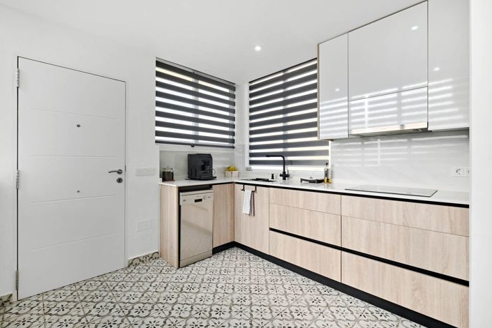 Image No.48-3 Bed Semi-Detached for sale