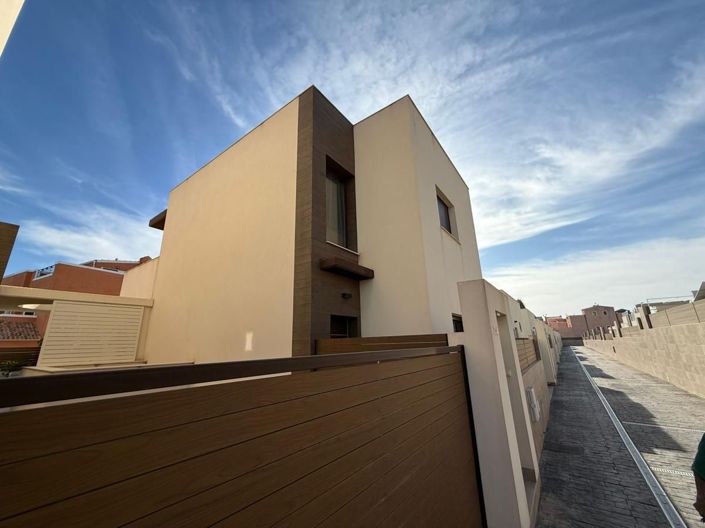 Image No.7-3 Bed Villa for sale