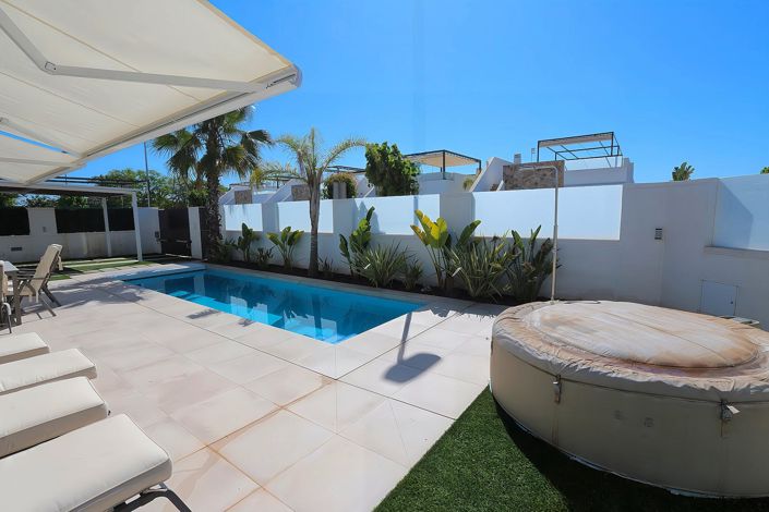 Image No.8-3 Bed Villa for sale