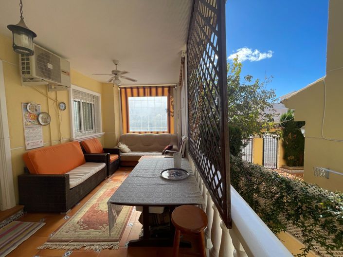 Image No.2-Villa de 4 chambres à vendre à Guardamar del Segura