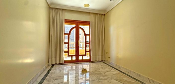 Image No.16-6 Bed Duplex for sale