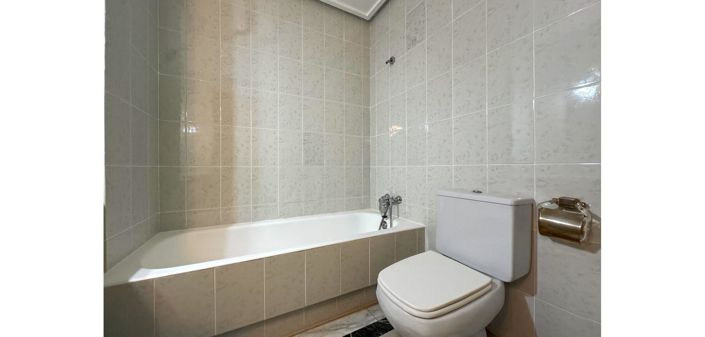 Image No.22-6 Bed Duplex for sale