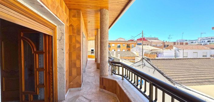 Image No.6-6 Bed Duplex for sale