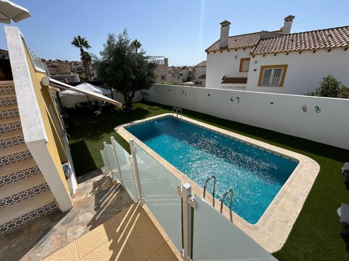 Image No.3-Villa de 3 chambres à vendre à San Miguel de Salinas
