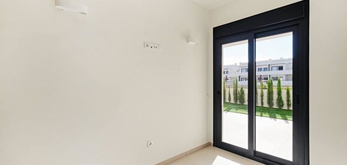 Image No.31-2 Bed Apartment for sale