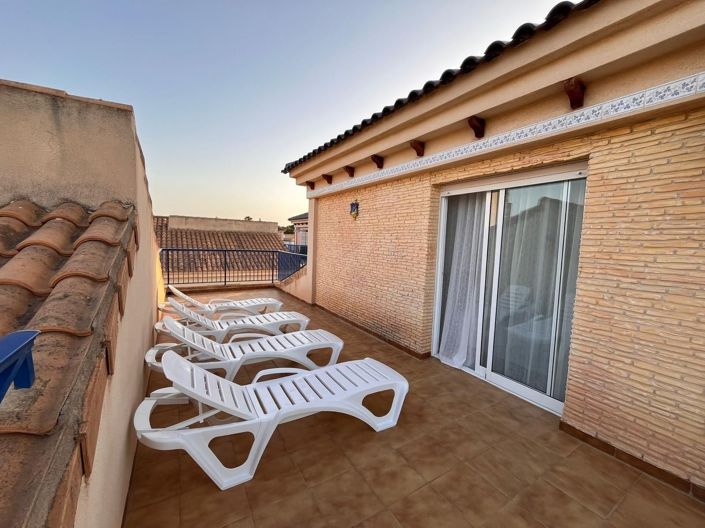 Image No.20-3 Bed House for sale