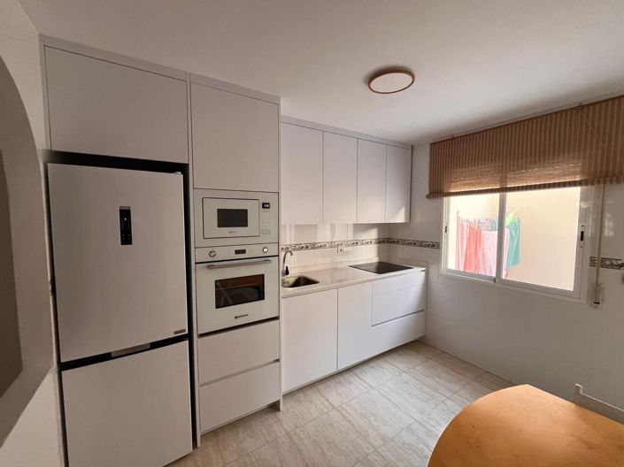 Image No.6-3 Bed House for sale