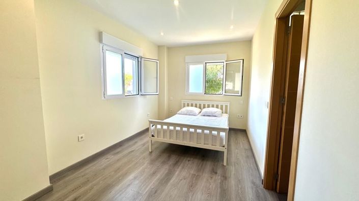 Image No.26-3 Bed Apartment for sale