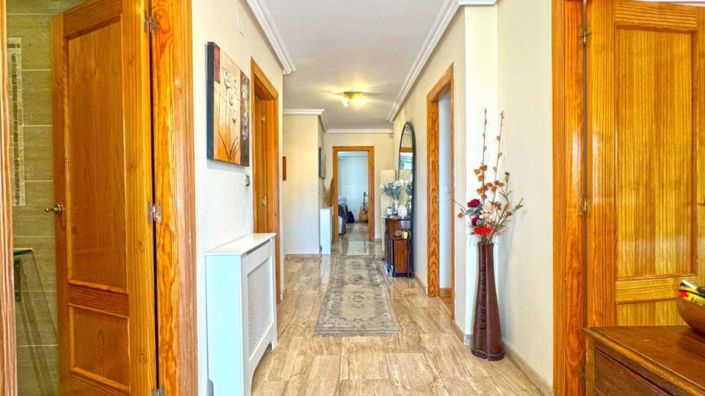 Image No.15-6 Bed Villa for sale