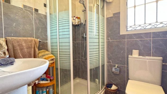 Image No.28-6 Bed Villa for sale