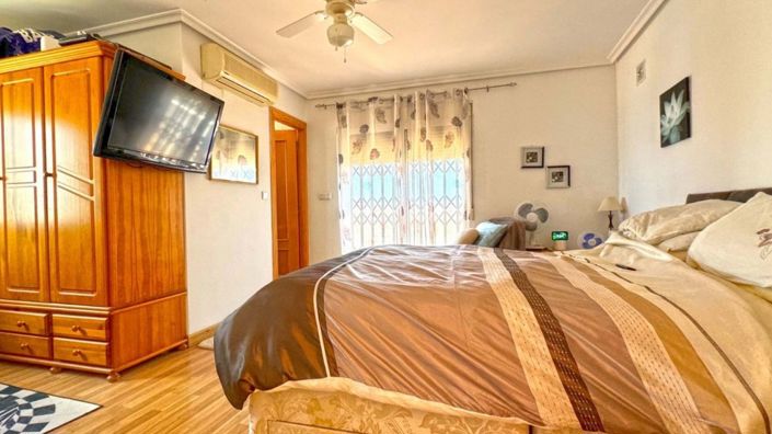 Image No.38-6 Bed Villa for sale