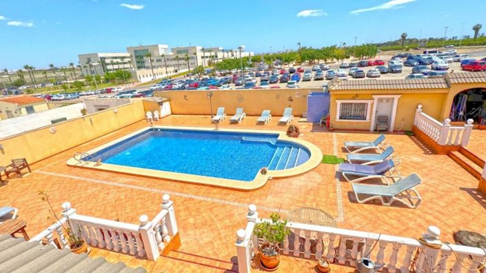 Image No.8-6 Bed Villa for sale