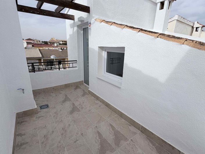 Image No.24-3 Bed House for sale