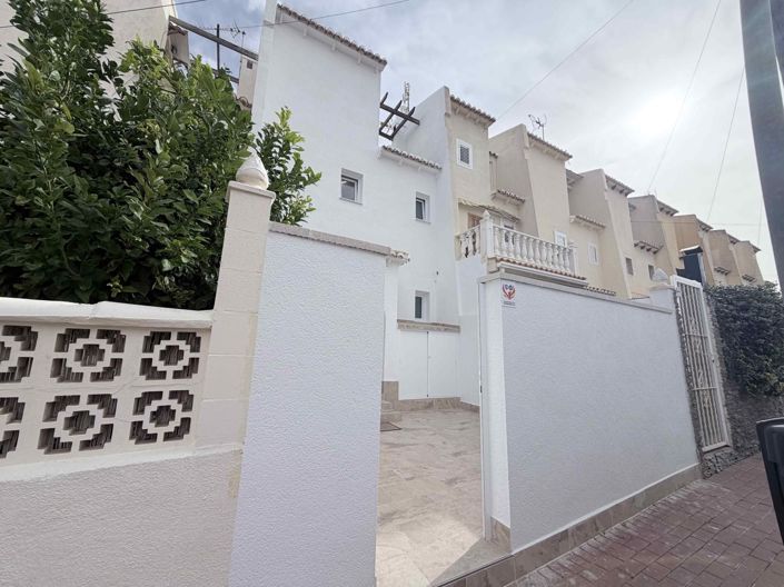 Image No.4-3 Bed House for sale