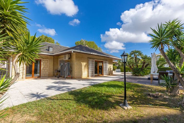 Image No.6-5 Bed Villa for sale